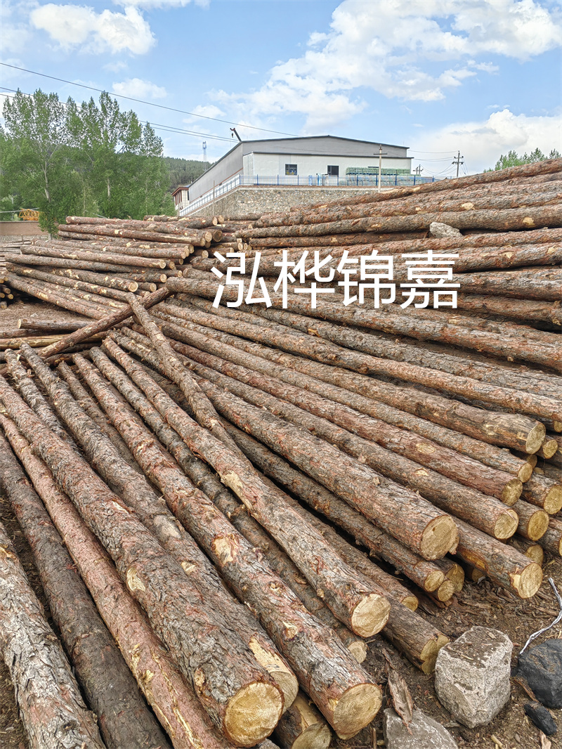 松木樁防腐施工圖片-保護(hù)環(huán)境，延長(zhǎng)使用壽命